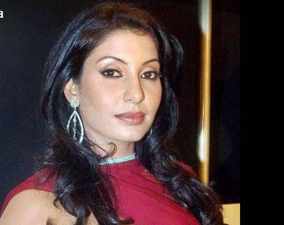 شوبز چھوڑنے کا ارادہ ہے اور نہ خود کو شوبز سے دور رکھ سکتی ہوں‘نرما