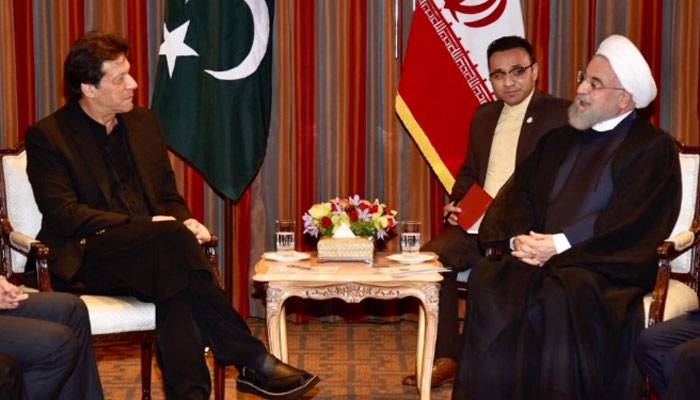  عمران خان کی ایرانی صدر سے ملاقات، اہم امور پر تبادلہ خیال