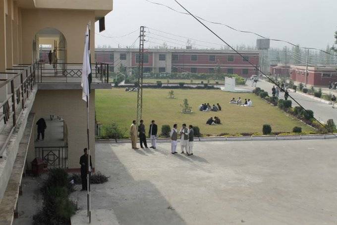 باچا خان یونیورسٹی میں میں طلباءاور طالبات کے اکٹھے گھومنے پر پابندی عائد
