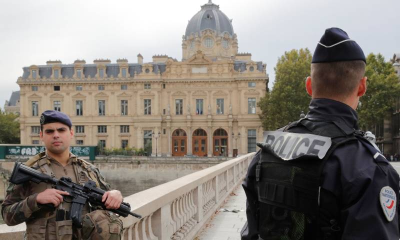 پیرس میں 4 پولیس اہلکار اپنے ہی ساتھی کے ہاتھوں قتل