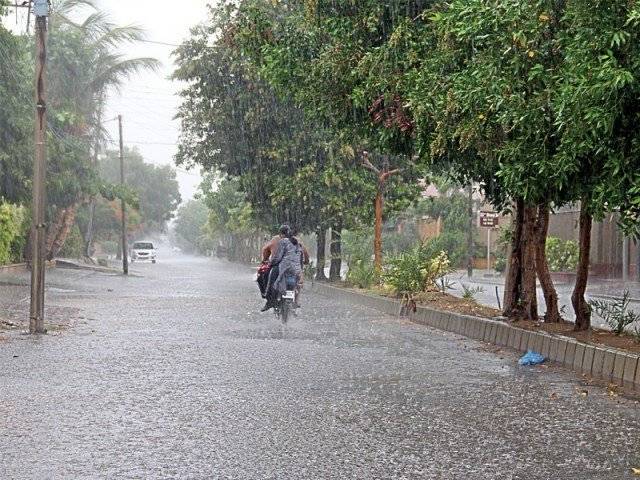 ملک کے مختلف علاقوں میں وقفے وقفے سے بارش، خنکی میں اضافہ