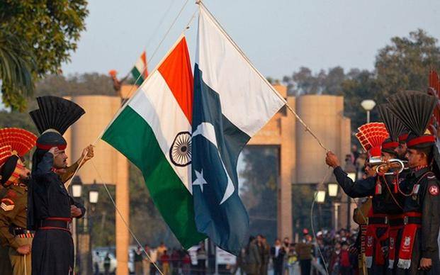 پاکستانی حکام نے بھارت کی مٹھائی احتجاجاً واپس کر دی