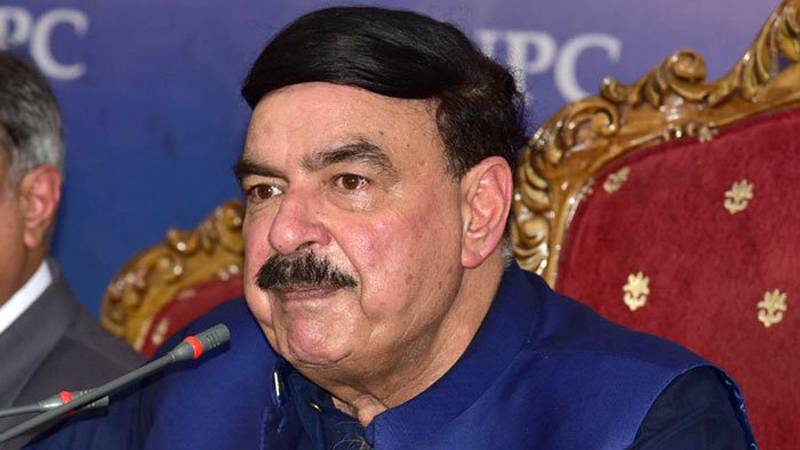 تیزگام میں حادثہ ریلوے کی نہیں مسافروں کی غلطی ہے: شیخ رشید
