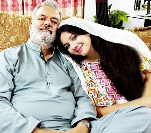 رابی پیرزادہ کے والدنے بیٹی کی خود کشی سے متعلق خبروں کی تردید کردی