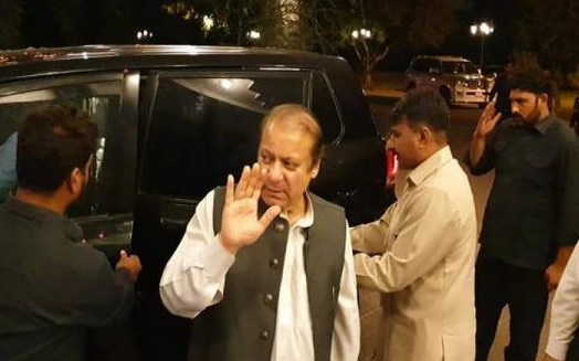 نوازشریف کے ہمراہ 5 لوگ ایئر ایمبولینس میں روانہ ہوئے 