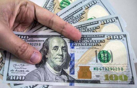 انٹر بینک میں ڈالر کی قیمت میں 9 پیسے کمی