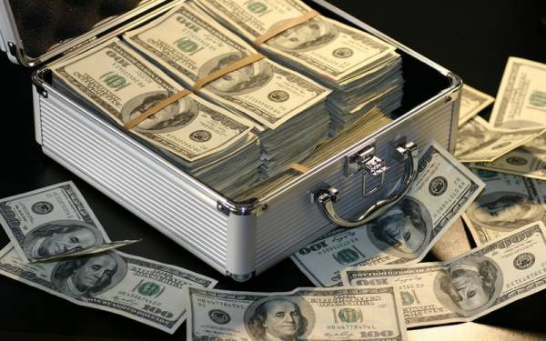 رواں مالی سال کے آخر تک پاکستان میں غیر ملکی سرمایہ کاری 3 ارب ڈالرز تک پہنچنے کی توقع ہے،جرمن نشریاتی ادارہ