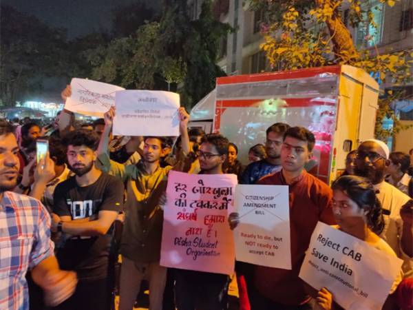 غیر مسلم تارکین کو شہریت دینے کا بل، بھارت میں مظاہرے زور پکڑ گئے