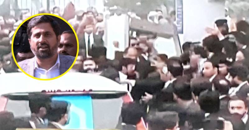 وزیر اطلاعات پنجاب فیاض الحسن چوہان بھی وکلا گردی کا نشانہ بن گئے