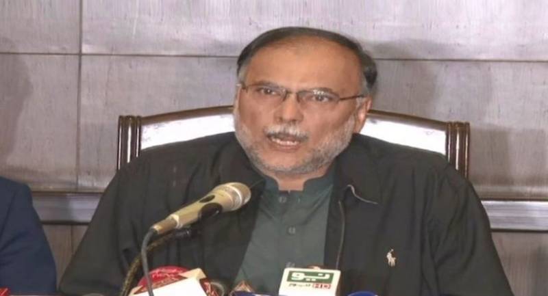 حکومتی دباؤ سے ڈرنے والا نہیں، گرفتاری خود دوں گا:احسن اقبال