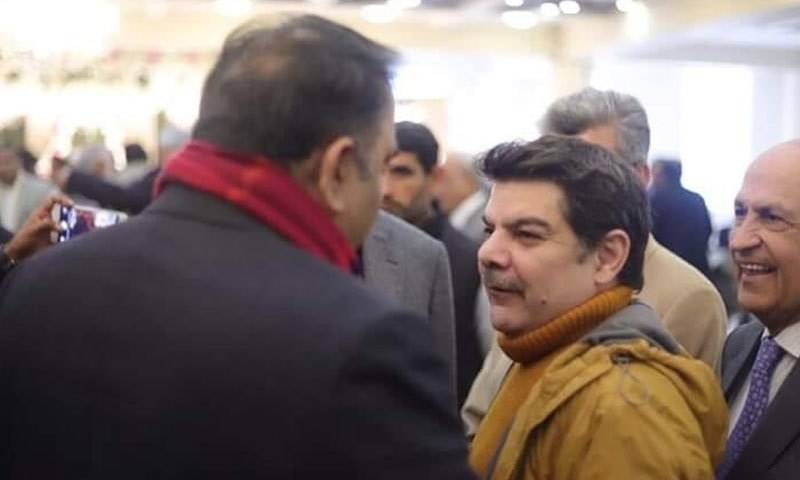 مبشر لقمان نے فواد چوہدری کے خلاف مقدمے کی درخواست دیدی