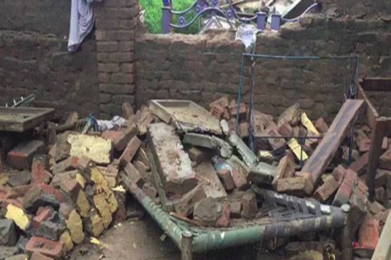 بارش کے باعث مختلف علاقوں میں چھتیں گرنے سے 7 افراد جاں بحق