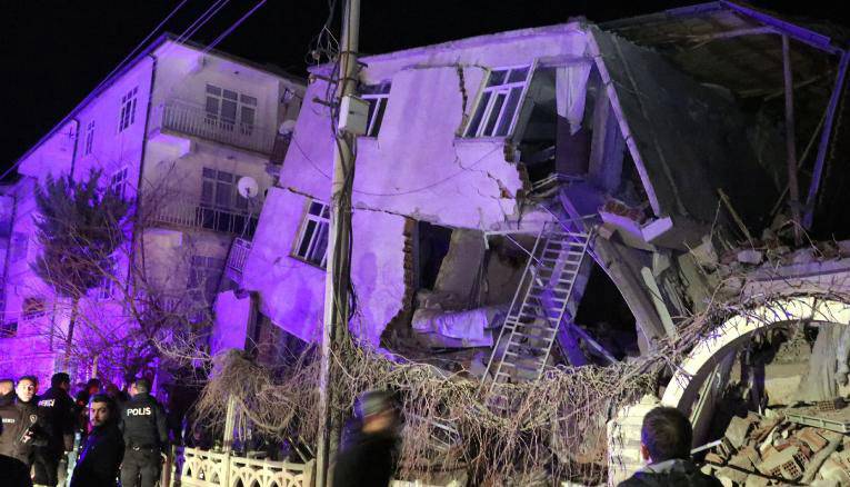 ترکی میں خوفناک زلزلہ، 15 افراد ہلاک ہو گئے