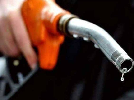 اوگرا کی پیٹرول کی فی لیٹر قیمت 6 پیسے کم کرنے کی سفارش 