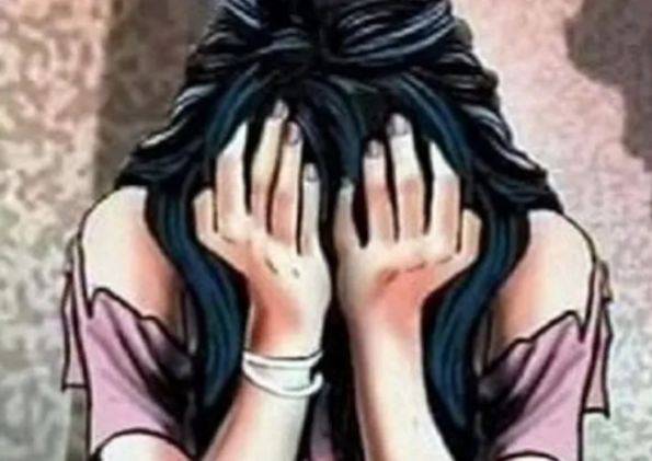 بھارت میں 100 خواتین کلرکس کو برہنہ کر کے میڈیکل ٹیسٹ لیے جانے کا انکشاف