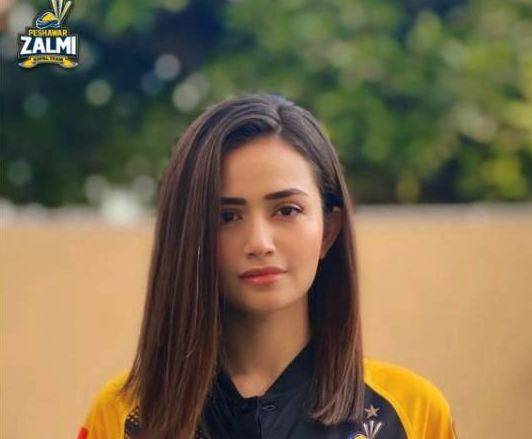 پشاور زلمی نے اداکارہ ثنا جاوید کواہم ذمہ داری سونپ دی 