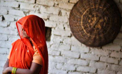 بھارت خواتین کیلئے غیر محفوظ، ہر 15منٹ میں ایک زیادتی