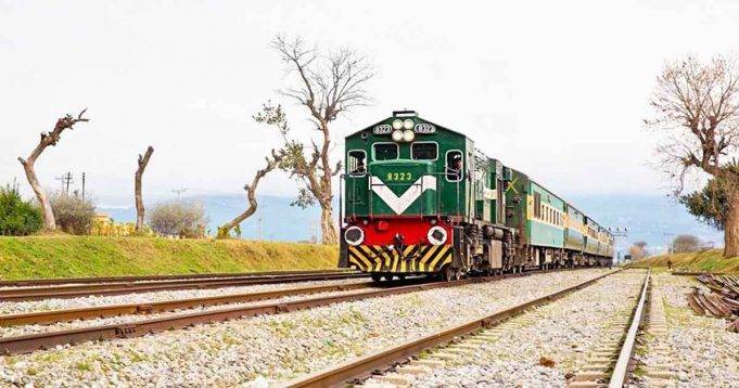 کورونا، پاکستان ریلوے کا مزید 22 ٹرینیں بند کرنے کا اعلان