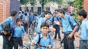 پنجاب حکومت کا سکولوں میں گرمیوں کی تعطیلات قبل ازوقت کرنے کافیصلہ 
