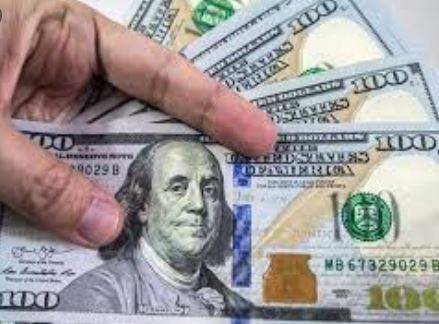 انٹر بینک مارکیٹ میں ڈالر کی قیمت میں 40 پیسے کمی
