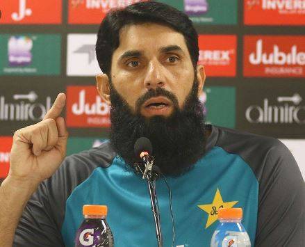 مصباح الحق پی ایس ایل5 کے باقی میچوں کے انعقاد کے حامی