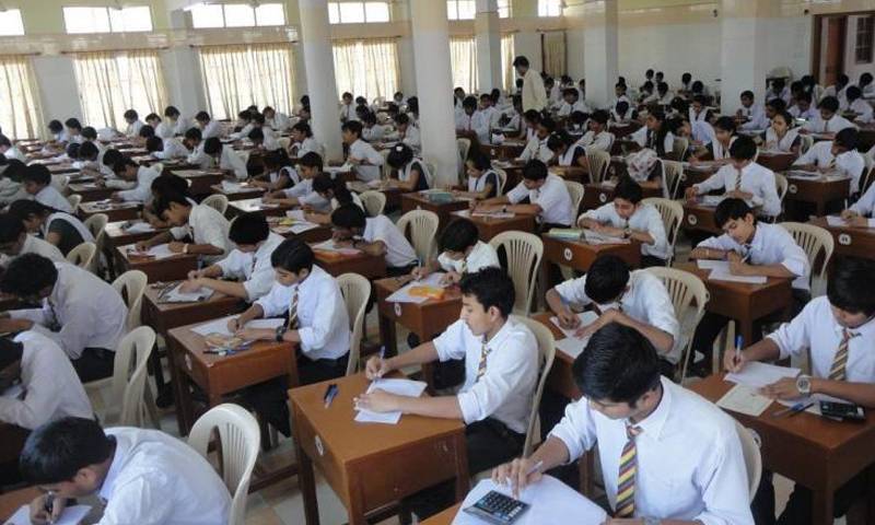کیمبرج کی او اور اے لیول امیدواروں کے بغیر امتحان پاس کی پالیسی جاری