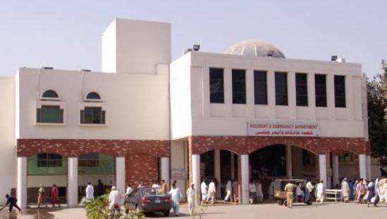 گھوسٹ ملازمین کو نکالنے پر ایم ایس سروسز ہسپتال پر حملہ 