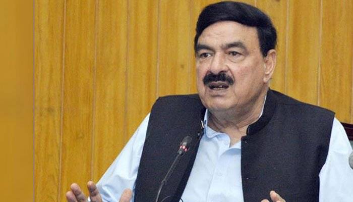کپتان نے صرف اپنی فیلڈنگ بدلی ہے، شیخ رشید