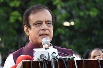مشکل وقت میں نواز شریف کو پاکستان آنا چاہیے، شبلی فراز 