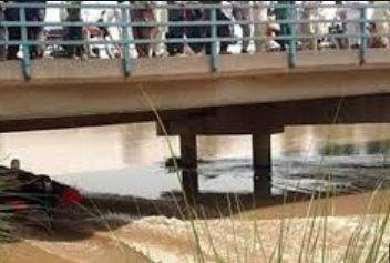 میاں چنوں کے قریب مسافر وین نہر میں گرنے سے ایک ہی خاندان کے 12 افراد جاں بحق