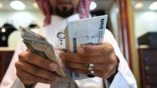 سعودی عرب کا ویلیو ایڈڈ ٹیکس 3 گنا بڑھانے اور 60 ارب ڈالر قرض لینے کا فیصلہ