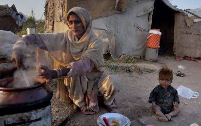 پاکستان میں غربت کی شرح بڑھنے، لاکھوں افراد کے بیروزگار ہونے کا خدشہ