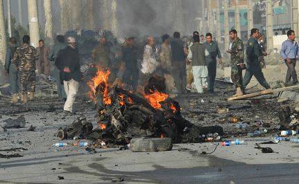 افغانستان ، خودکش حملہ اور جھڑپیں ، 3پولیس اہلکاروں سمیت 10 ہلاک ، 40 سے زائد د زخمی 