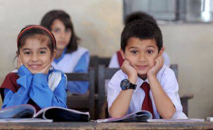 بچوں اور اساتذہ کی زندگی خطرے میں نہیں ڈال سکتے، محکمہ سکول ایجوکیشن پنجاب