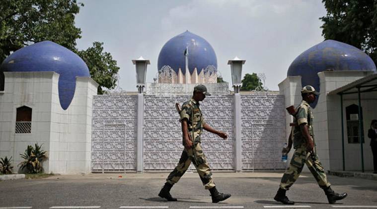 بھارت میں پاکستانی ہائی کمیشن کےدو اہلکاروں پرتشدد،24 گھنٹےمیں ملک چھوڑنےکا حکم