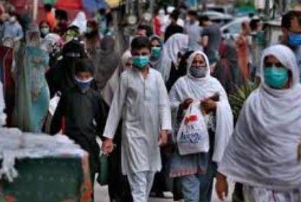 عوامی مقامات پر ماسک نہ پہننے پر کوئی سزا مقرر نہیں کی،محکمہ  صحت  پنجاب 