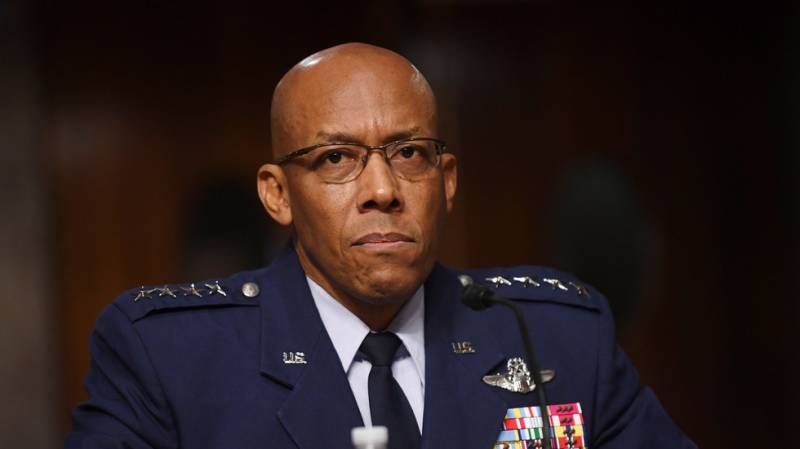 امریکا نے سیاہ فام جنرل کو فضائیہ کا سروس چیف مقرر کر دیا