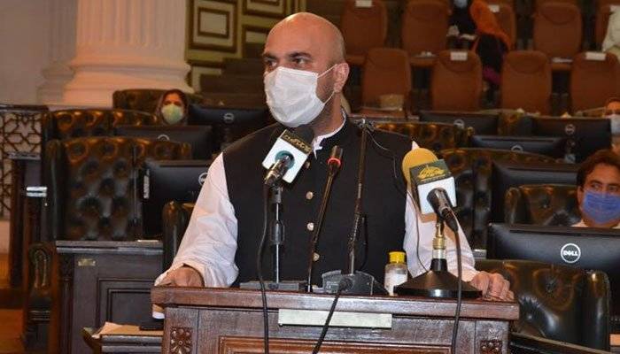 خیبرپختونخوا حکومت نے آئندہ مالی سال کا 923 ارب روپے کا بجٹ پیش کر دیا