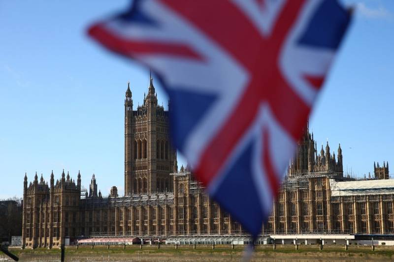 برطانیہ نے بھی پی آئی اے کی پروازوں پر پابندی عائد کر دی