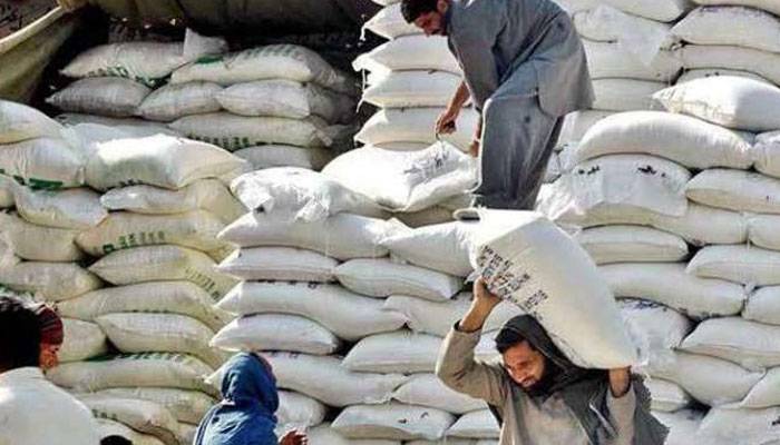 لاہور میں آٹے کی قیمت میں راتوں رات 2 روپے کا اضافہ 