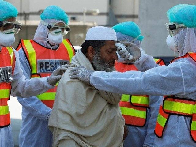 کورونا کا خطرہ پھر سر اٹھانے لگا، ایک دن میں 441 نئے کیسز اور 18 افراد جاں بحق 