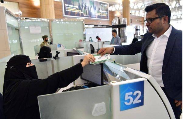 ابشر کے ذریعے وزٹ ویزے میں توسیع ہوسکتی ہے ،سعودی محکمہ پاسپورٹ