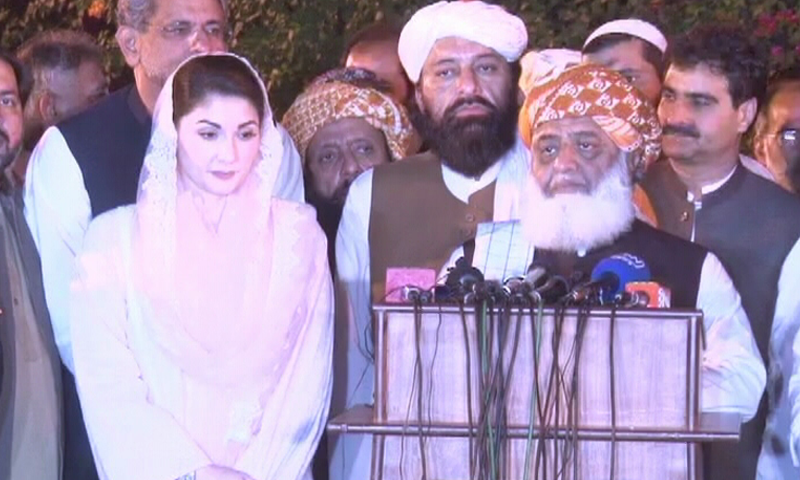 پاکستان ڈیمو کریٹک موومنٹ کا فوج اور اس کی قیادت سے کوئی جھگڑا نہیں، فضل الرحمان