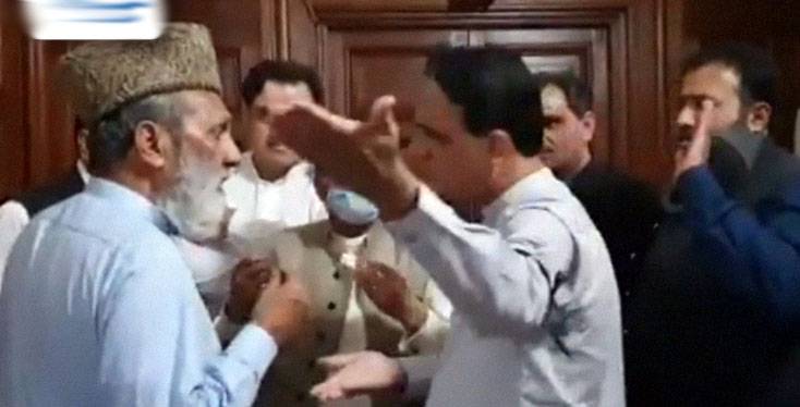 مسلم لیگ ن نے اپنے ہی اراکین اسمبلی پر بجلیاں گرا دیں 
