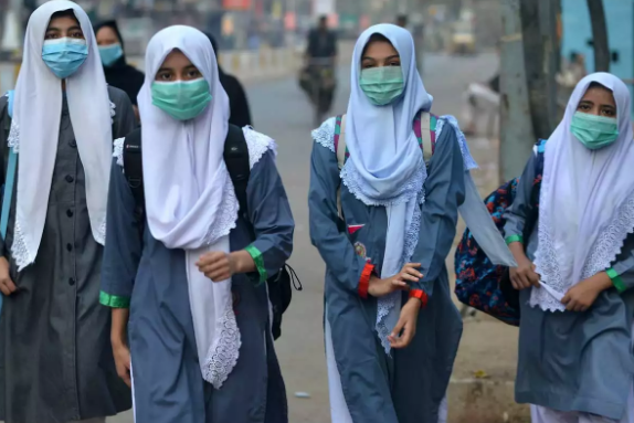 صوبہ پنجاب میں طلبا کو صحت کارڈ جاری کرنے کا فیصلہ