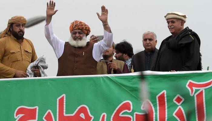اس حکومت کولانے والوں سے غلطی تسلیم کروائیں گے :مولانا فضل الرحمن 