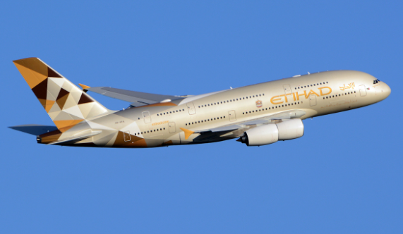 متحدہ عرب امارات کا پہلا مسافر طیارہ اسرائیل پہنچ گیا