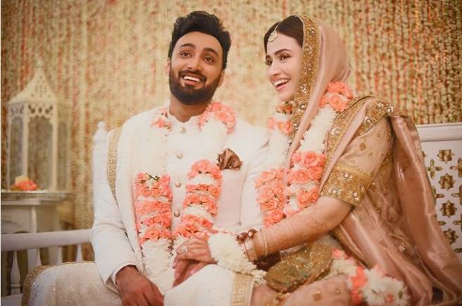 ثنا جاوید نے گلوکار عمیر جسوال سے شادی کر لی
