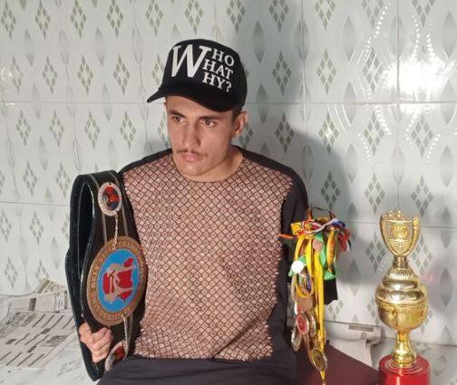 Amir Khan boxer, Kick boxing