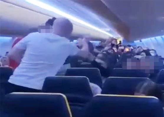 Fight, flight, plane, female passenger, mask